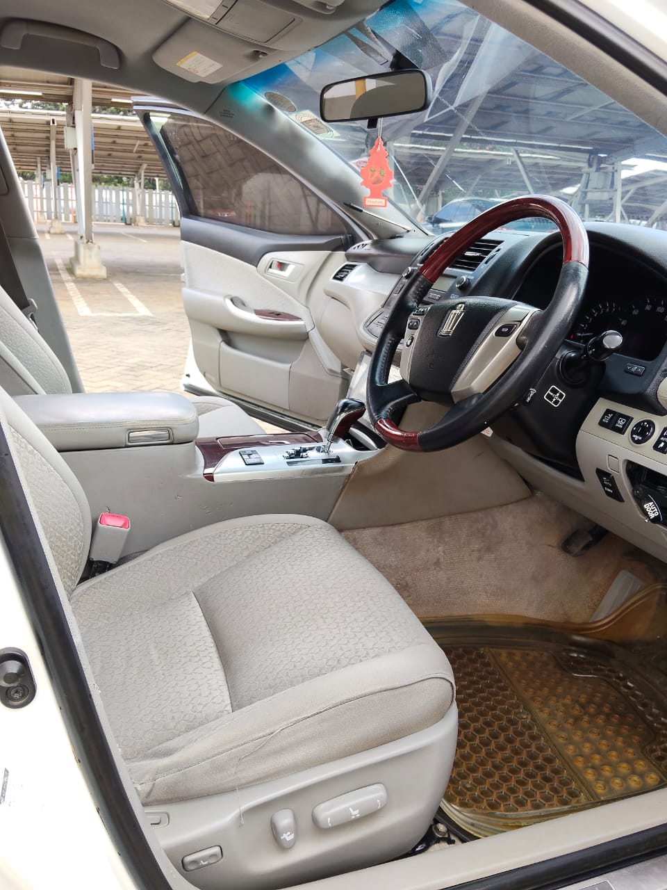 Toyota Crown - 7