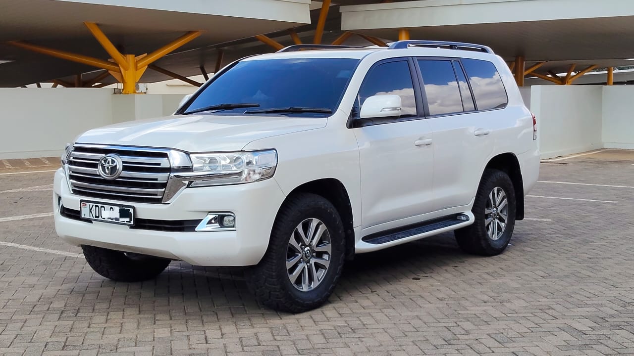 TOYOTA LANDCRUISER V8 - 4