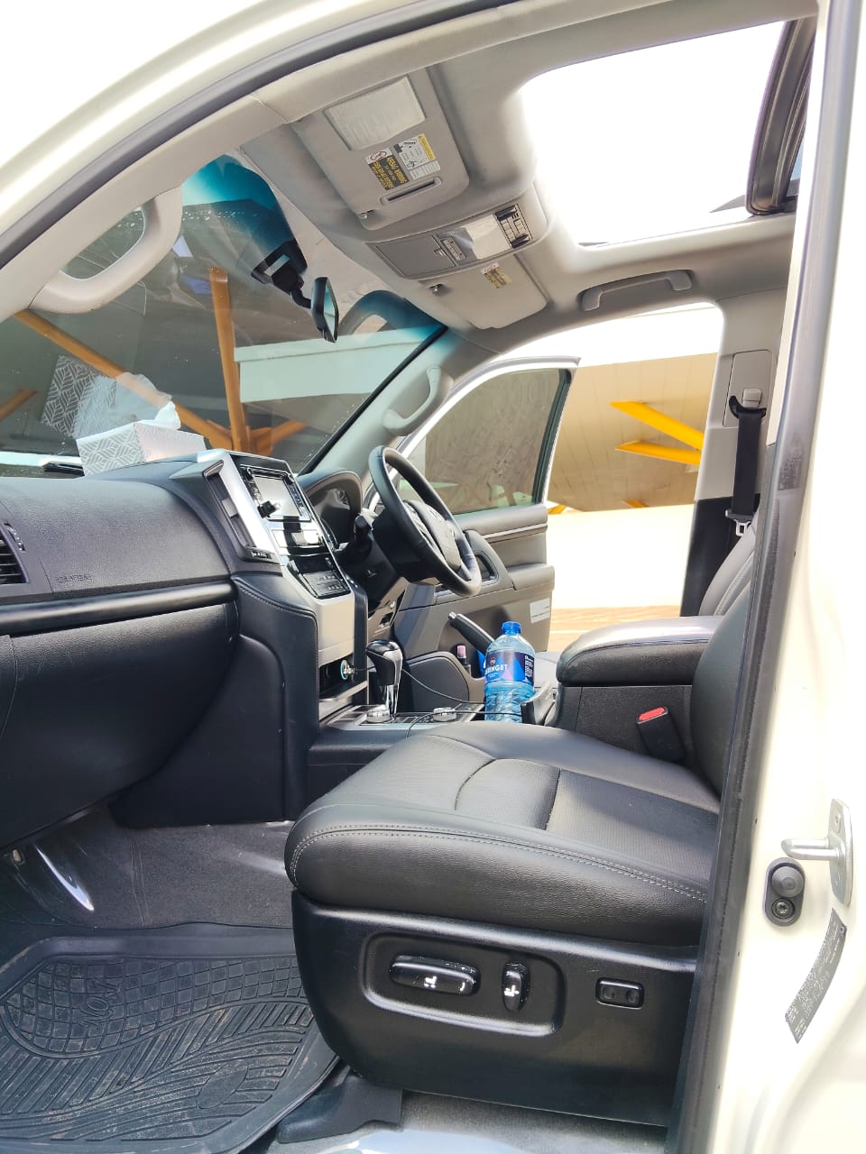 TOYOTA LANDCRUISER V8 - 7