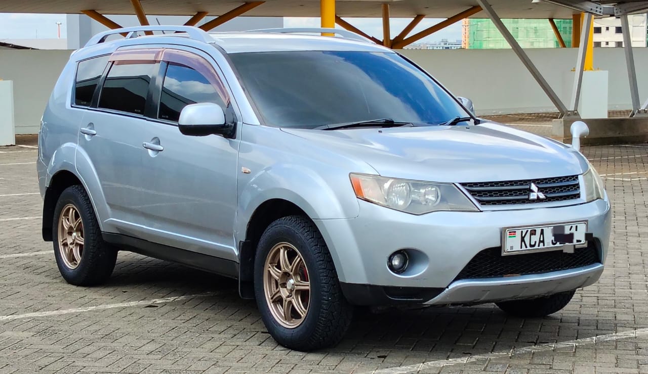 MITSUBISHI OUTLANDER - 3