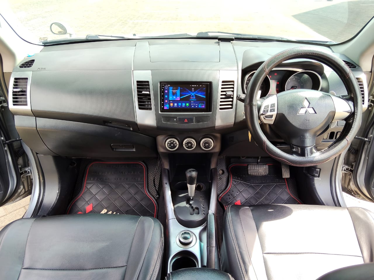 MITSUBISHI OUTLANDER - 6