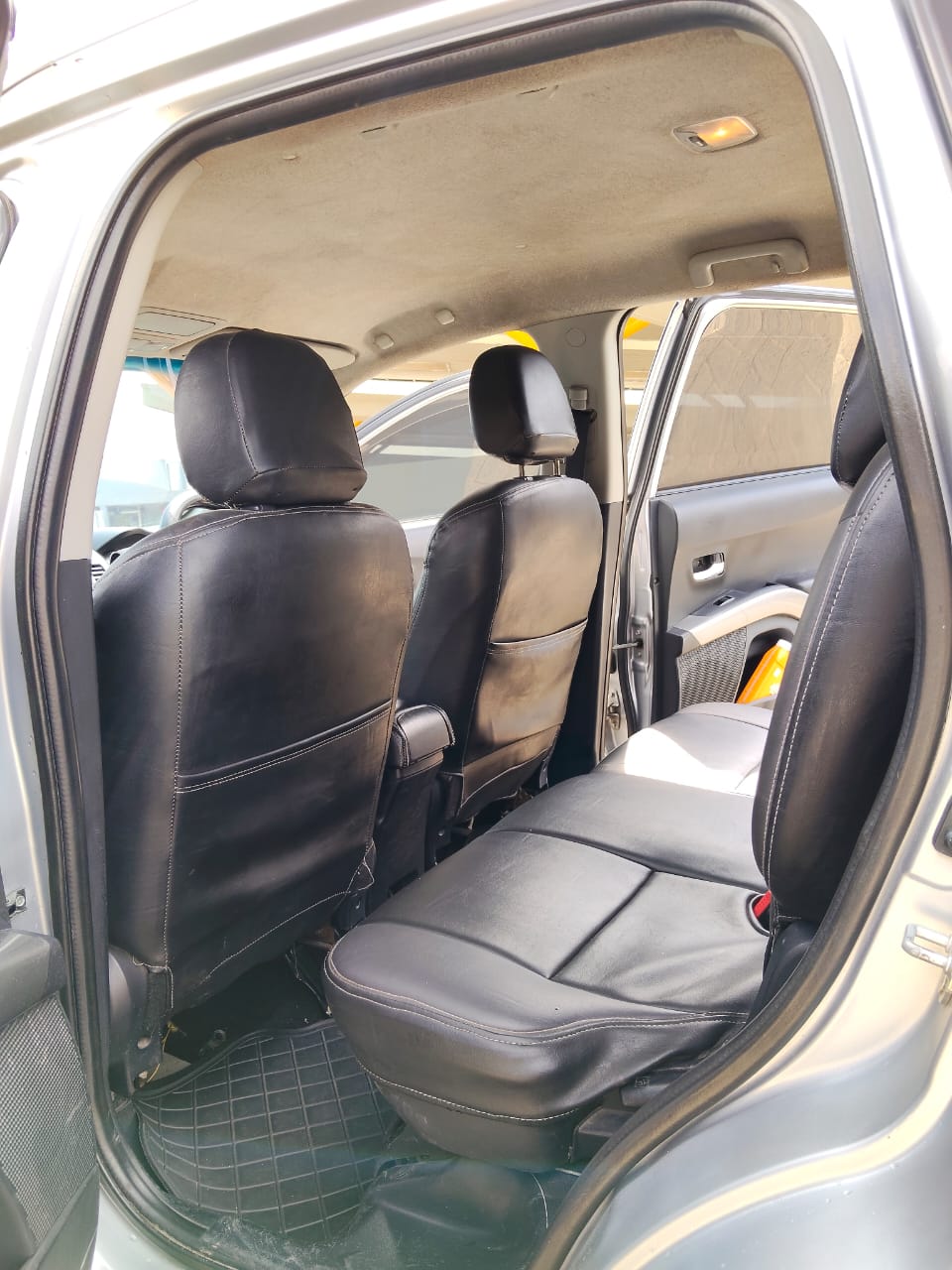 MITSUBISHI OUTLANDER - 7