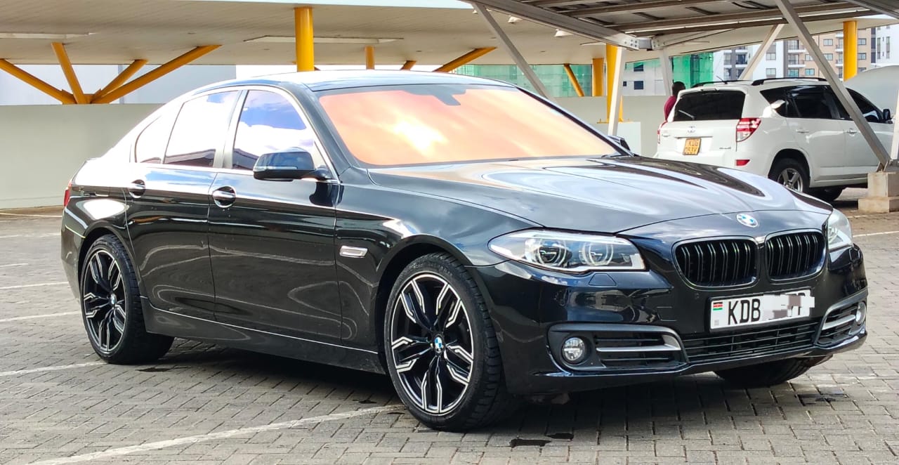 BMW 528i - 0