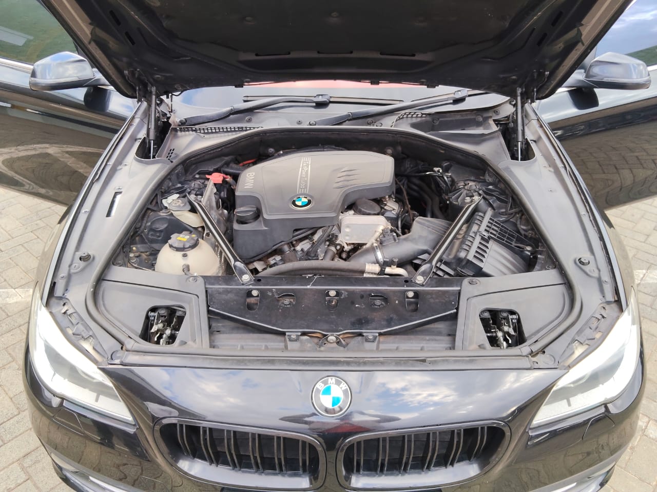 BMW 528i - 6