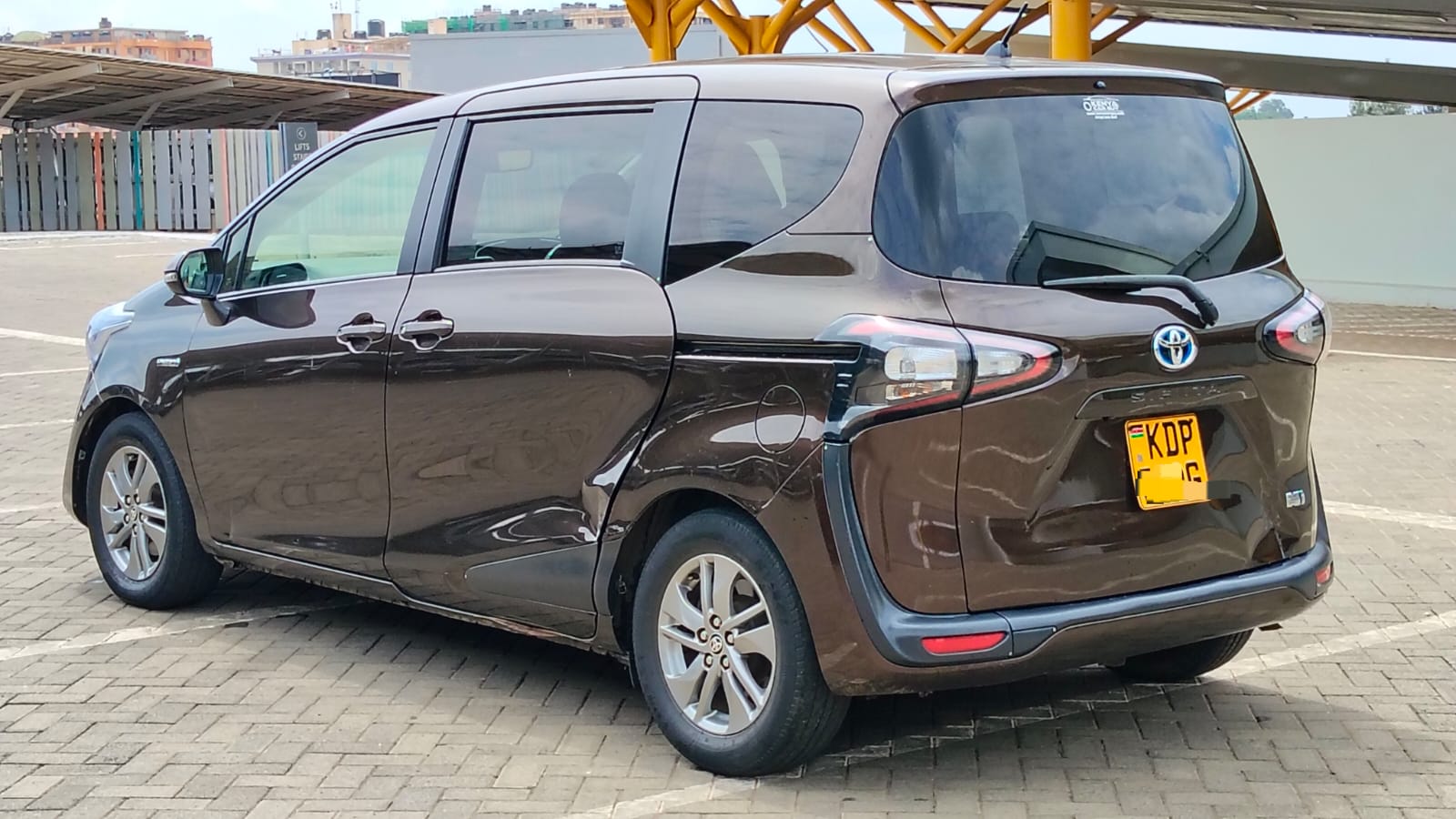 TOYOTA SIENTA - 1