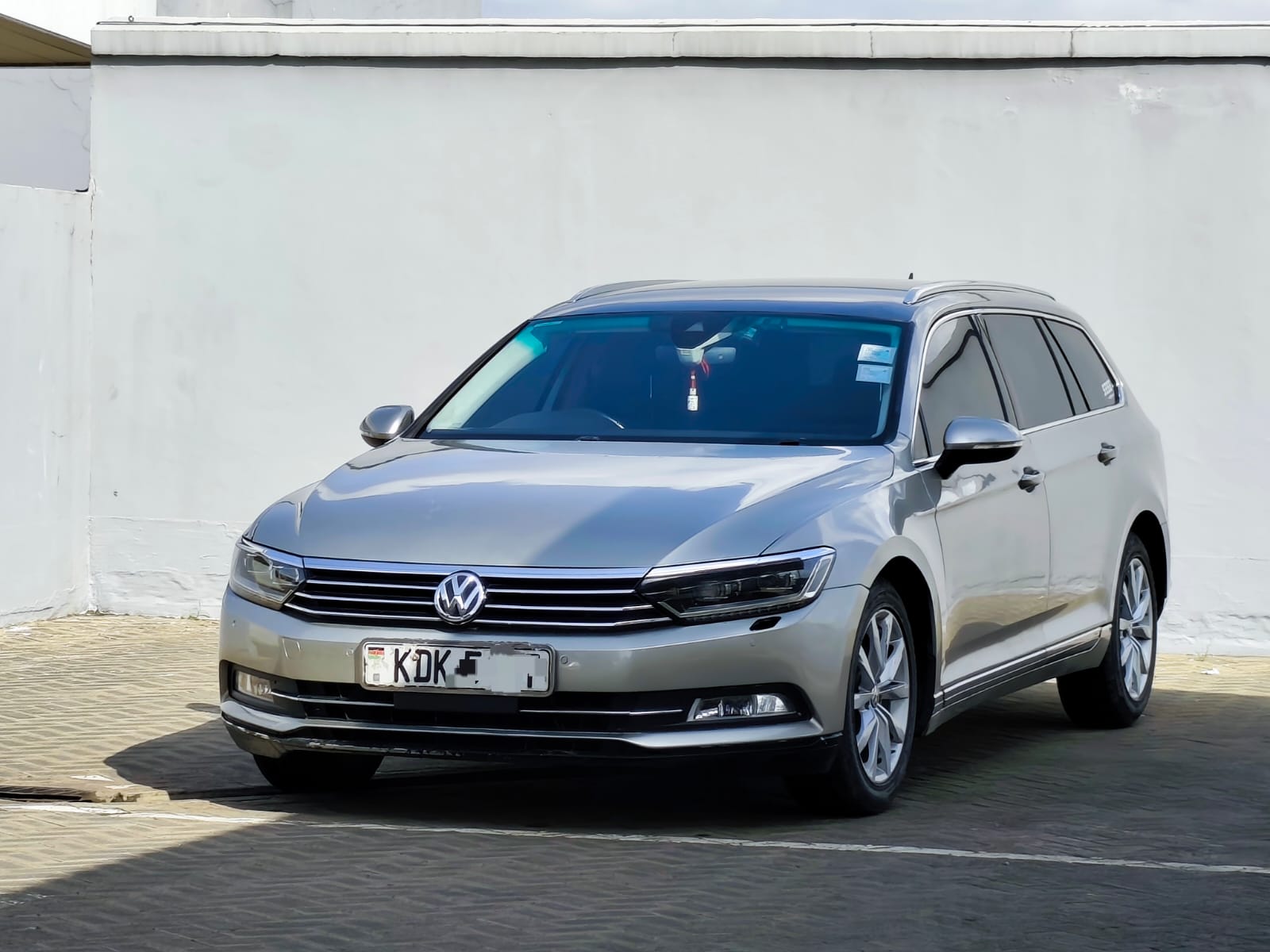 VOLKWAGEN PASSAT - 2
