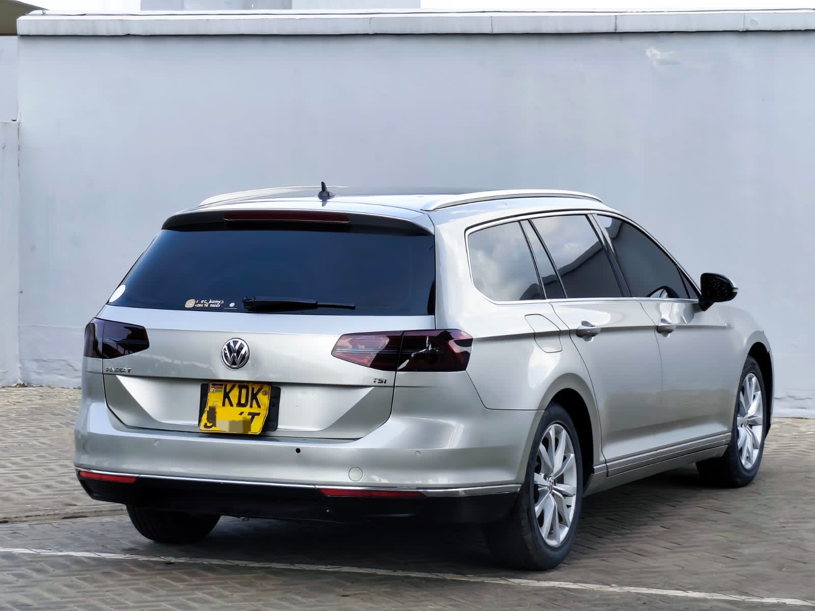 VOLKWAGEN PASSAT - 4