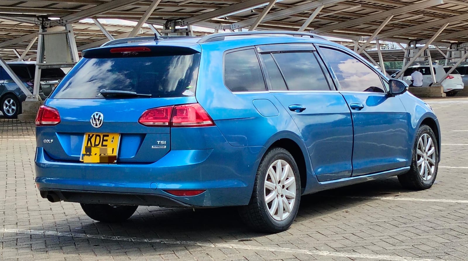 VOLKWAGEN GOLF - 1