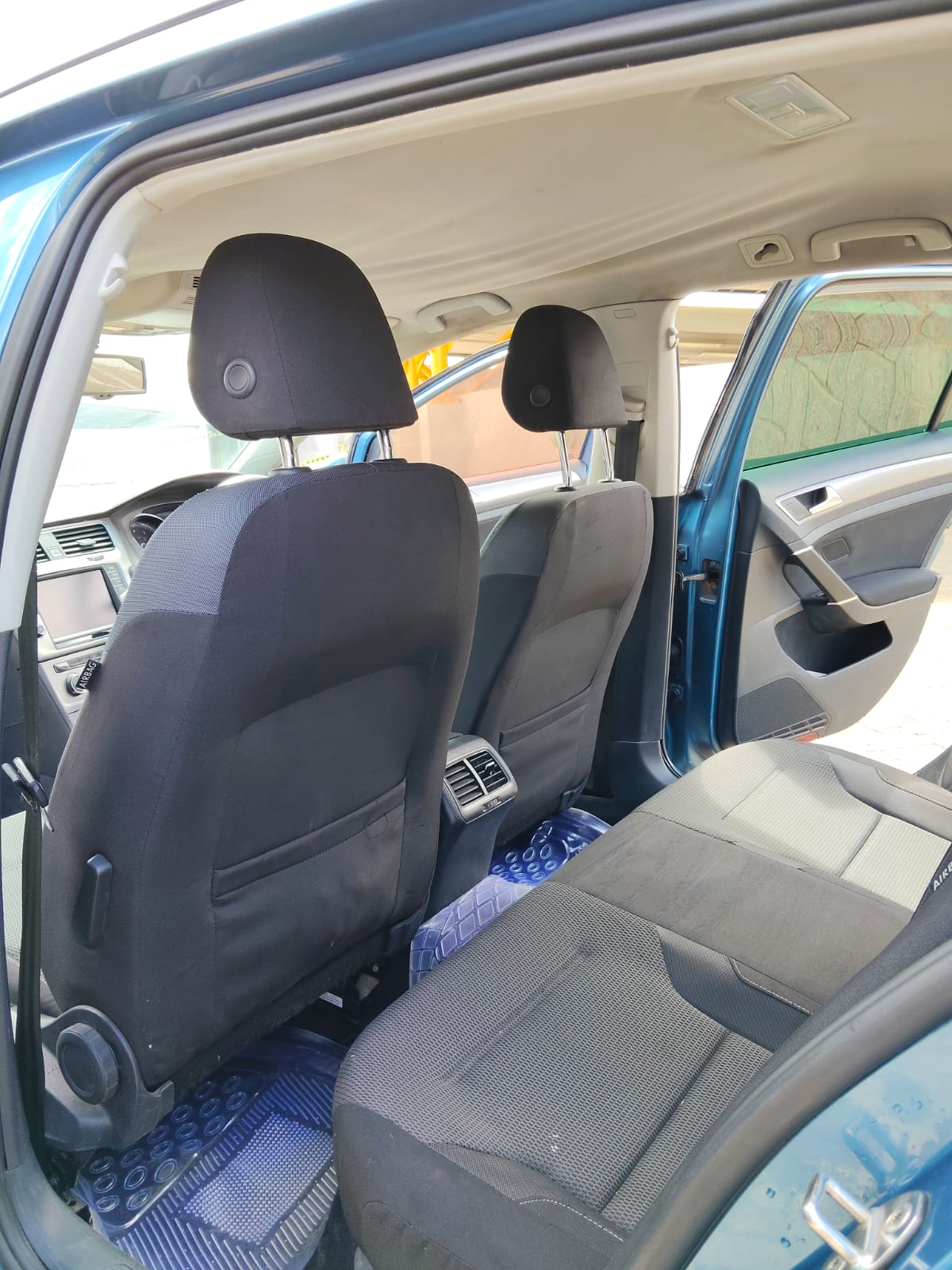 VOLKWAGEN GOLF - 4