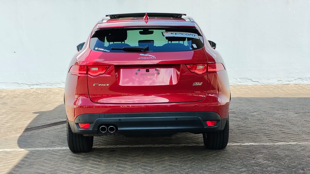 JAGUAR F-PACE - 10
