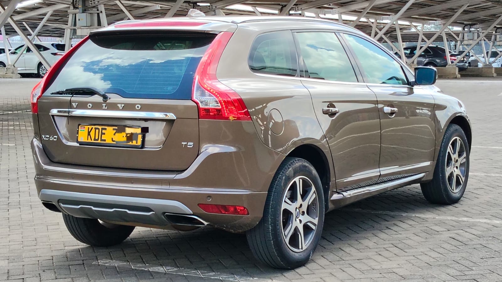 VOLVO XC60 - 2