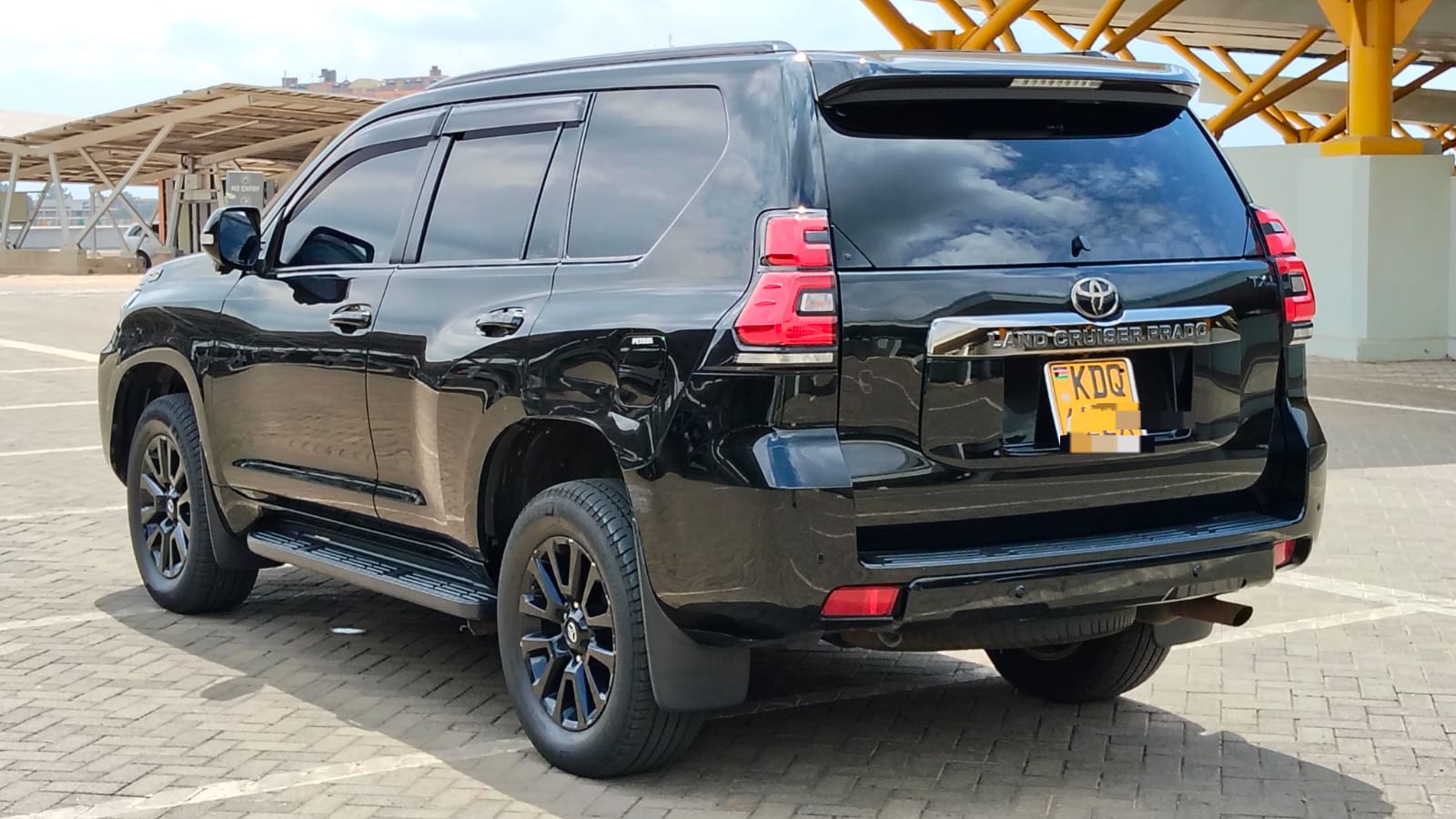 Toyota Land Cruiser Prado - 3