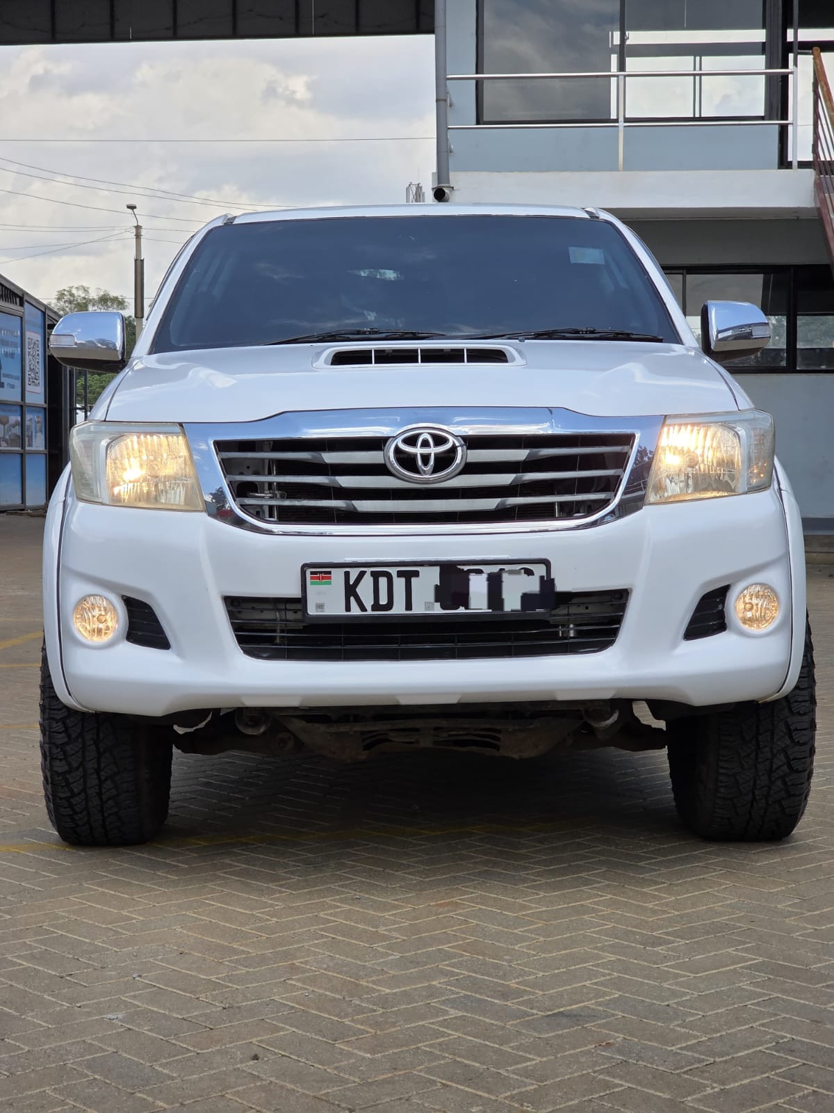 Toyota Hilux - 0