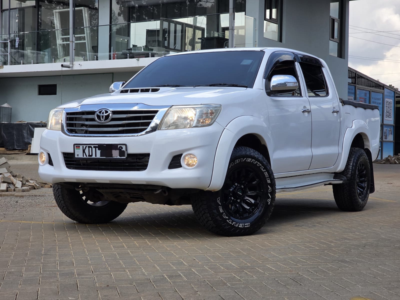Toyota Hilux - 1