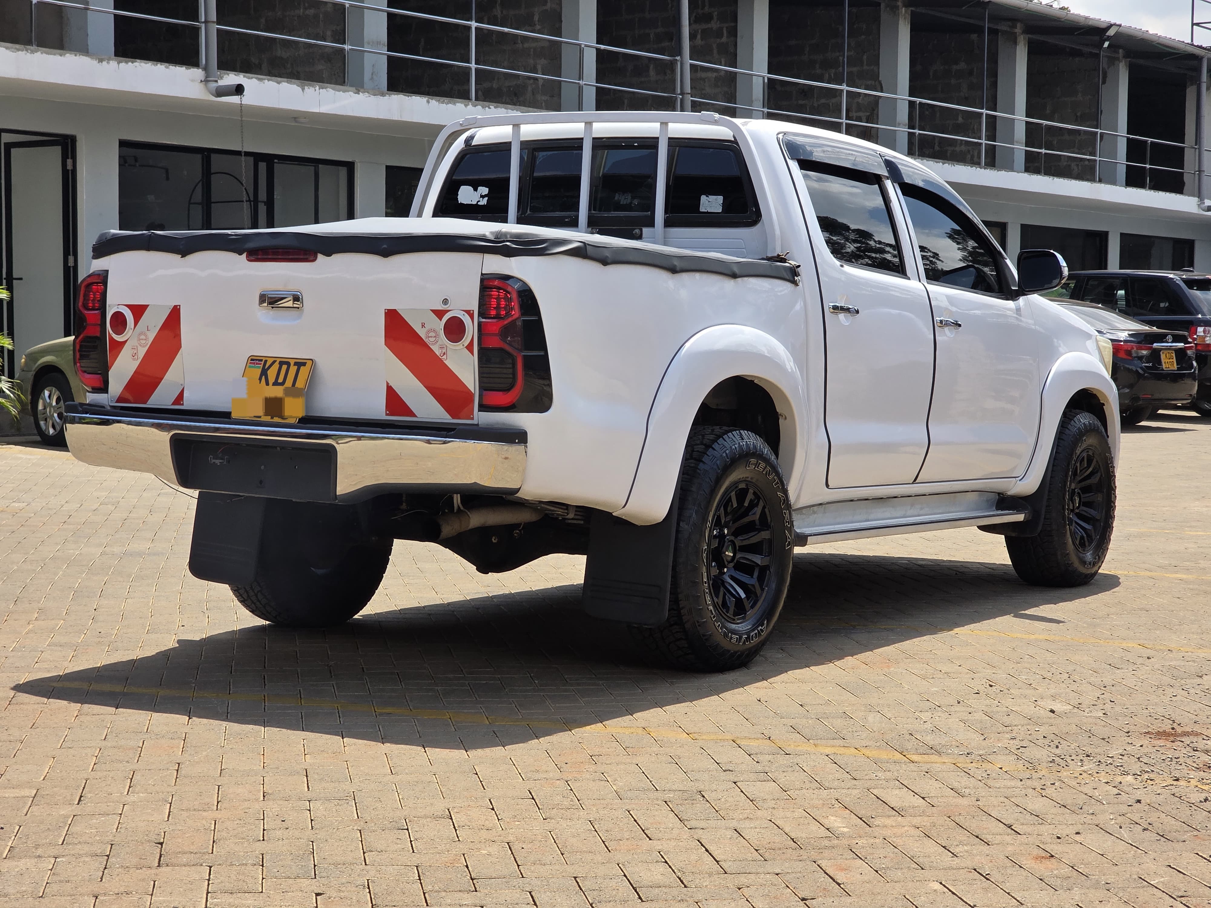Toyota Hilux - 5