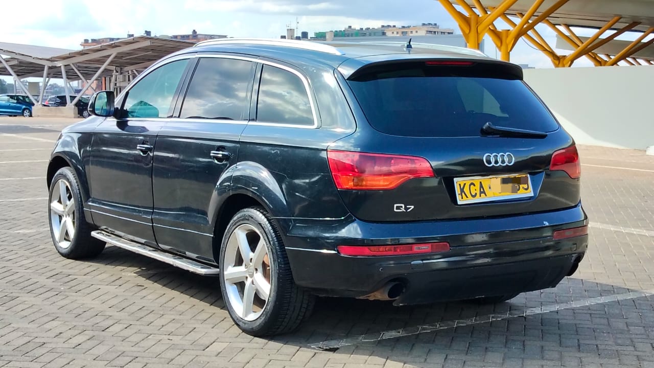 AUDI Q7 - 1