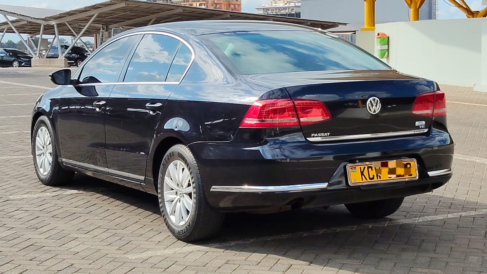VOLWAGEN PASSAT - 4