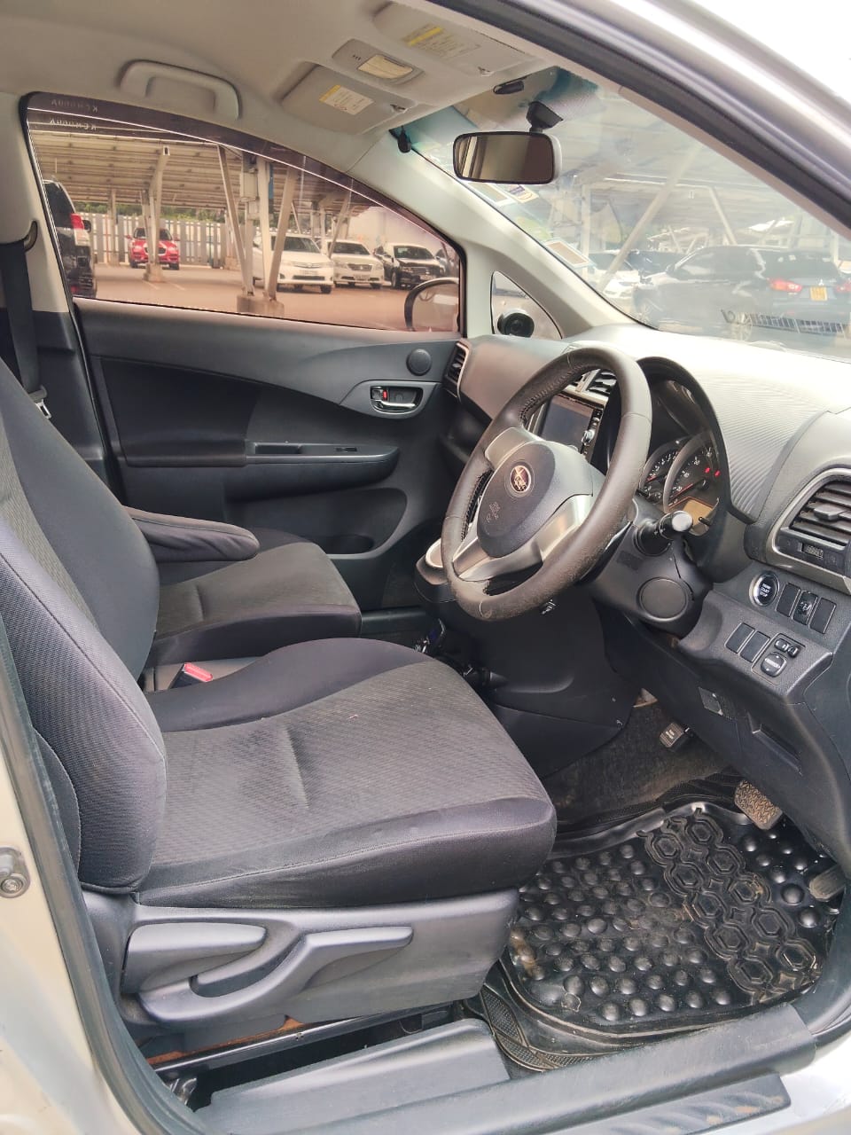 SUBARU TREZIA - 3