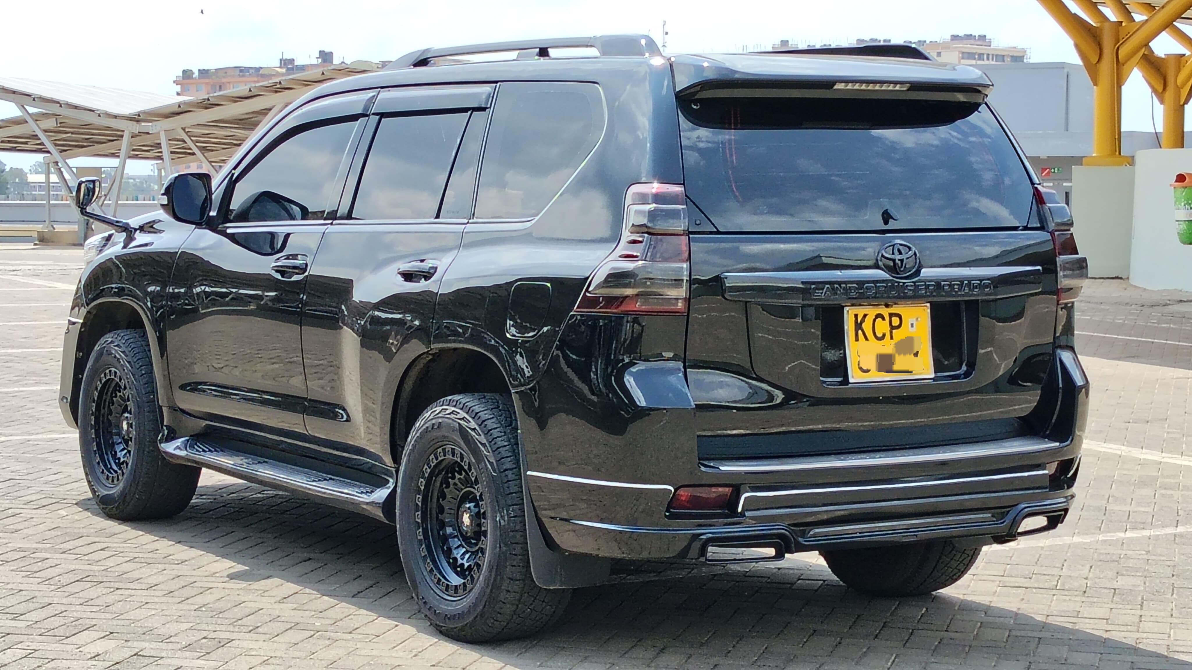 TOYOTA LANDCRUISER PRADO - 6