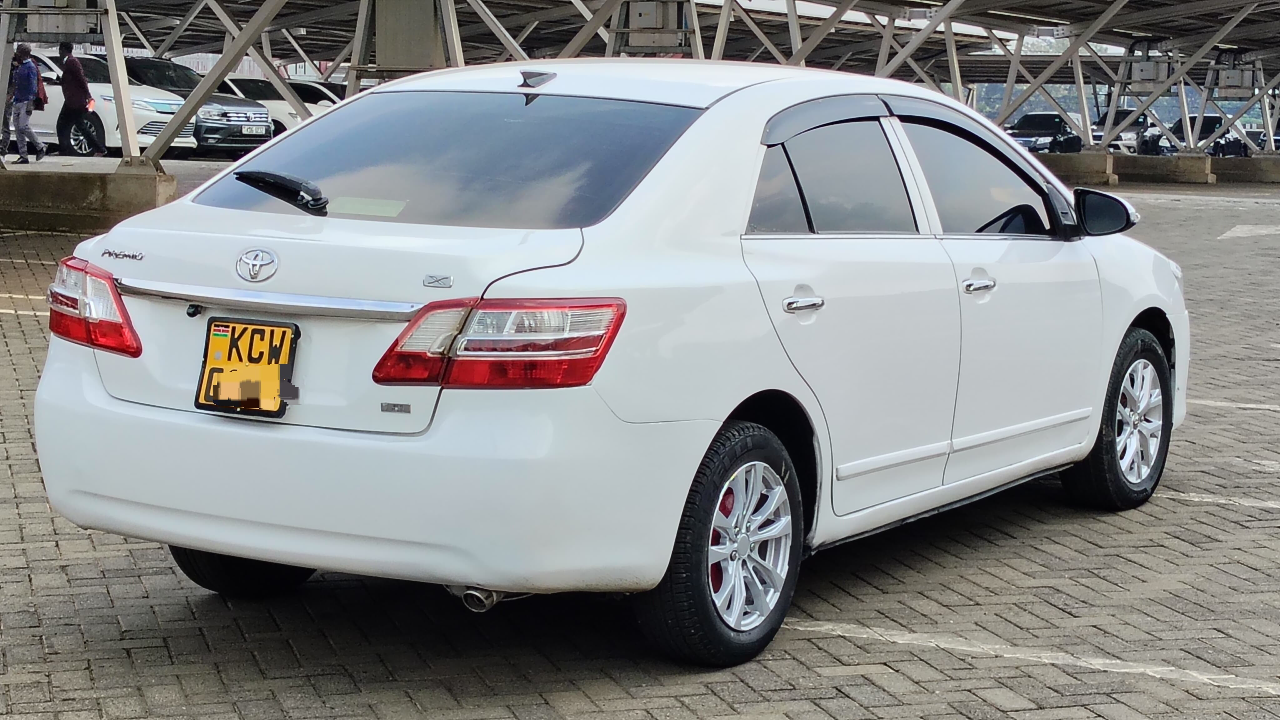 TOYOTA PREMIO - 2