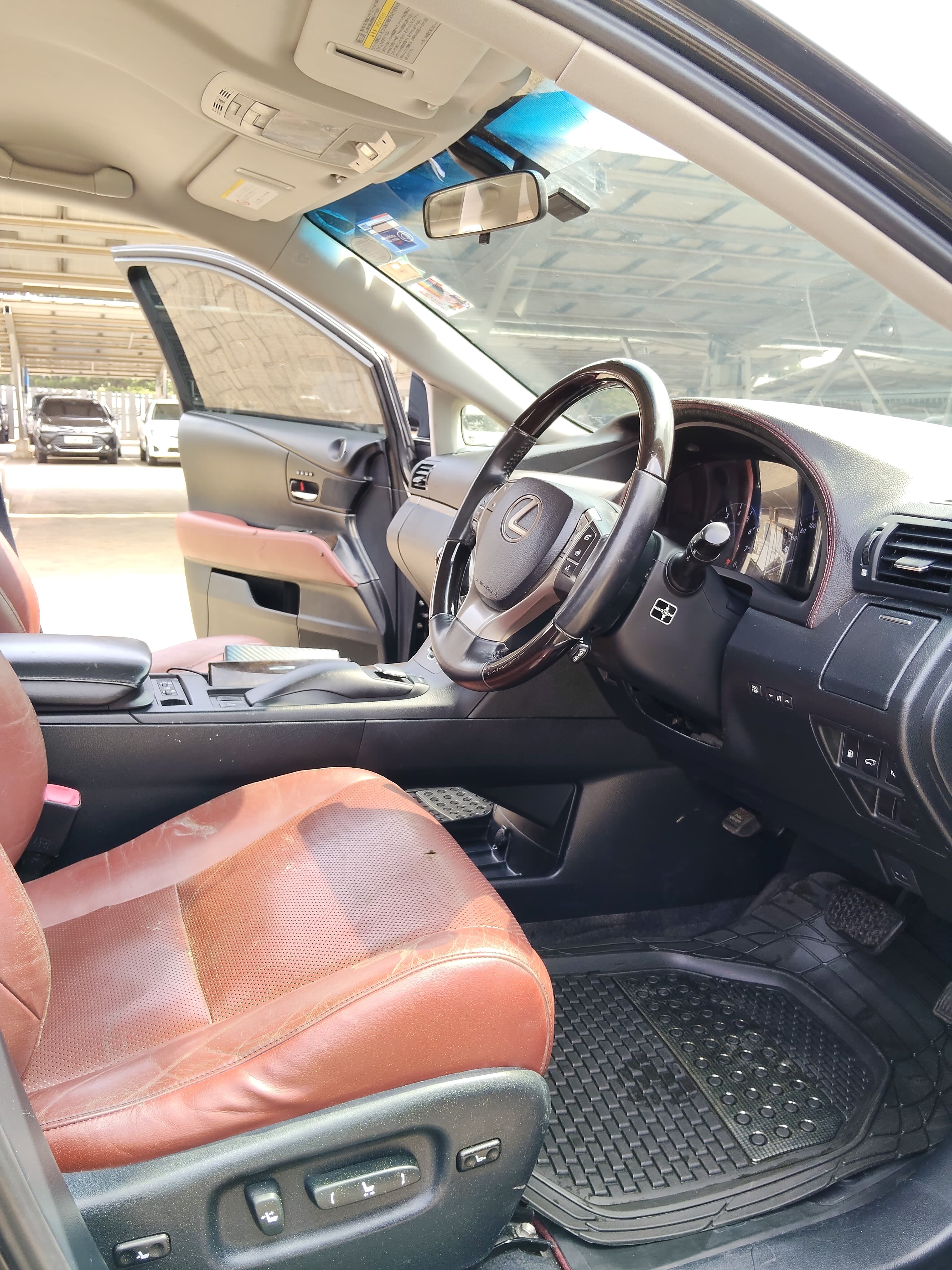 LEXUS RX270 - 8