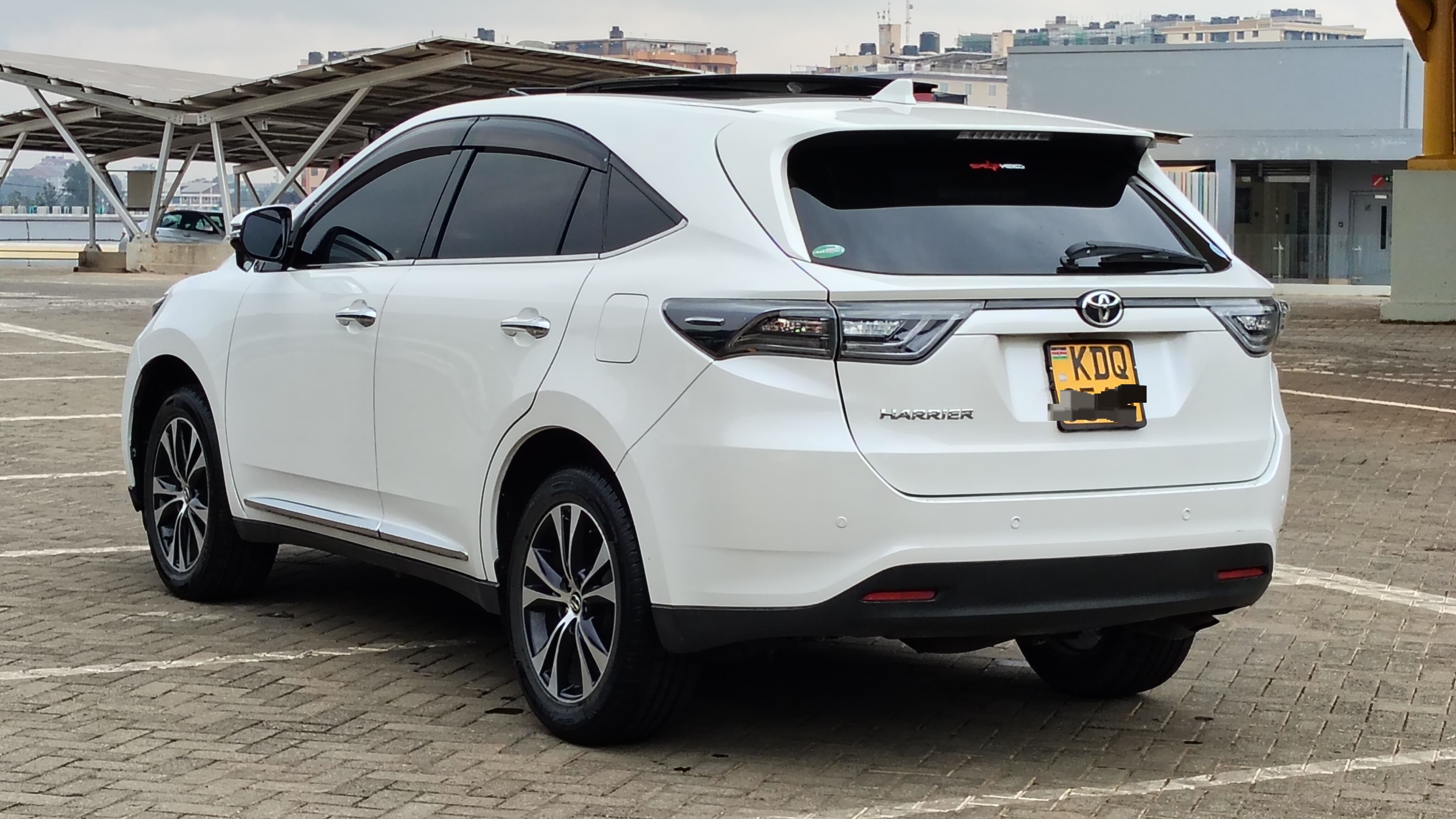 TOYOTA HARRIER - 1