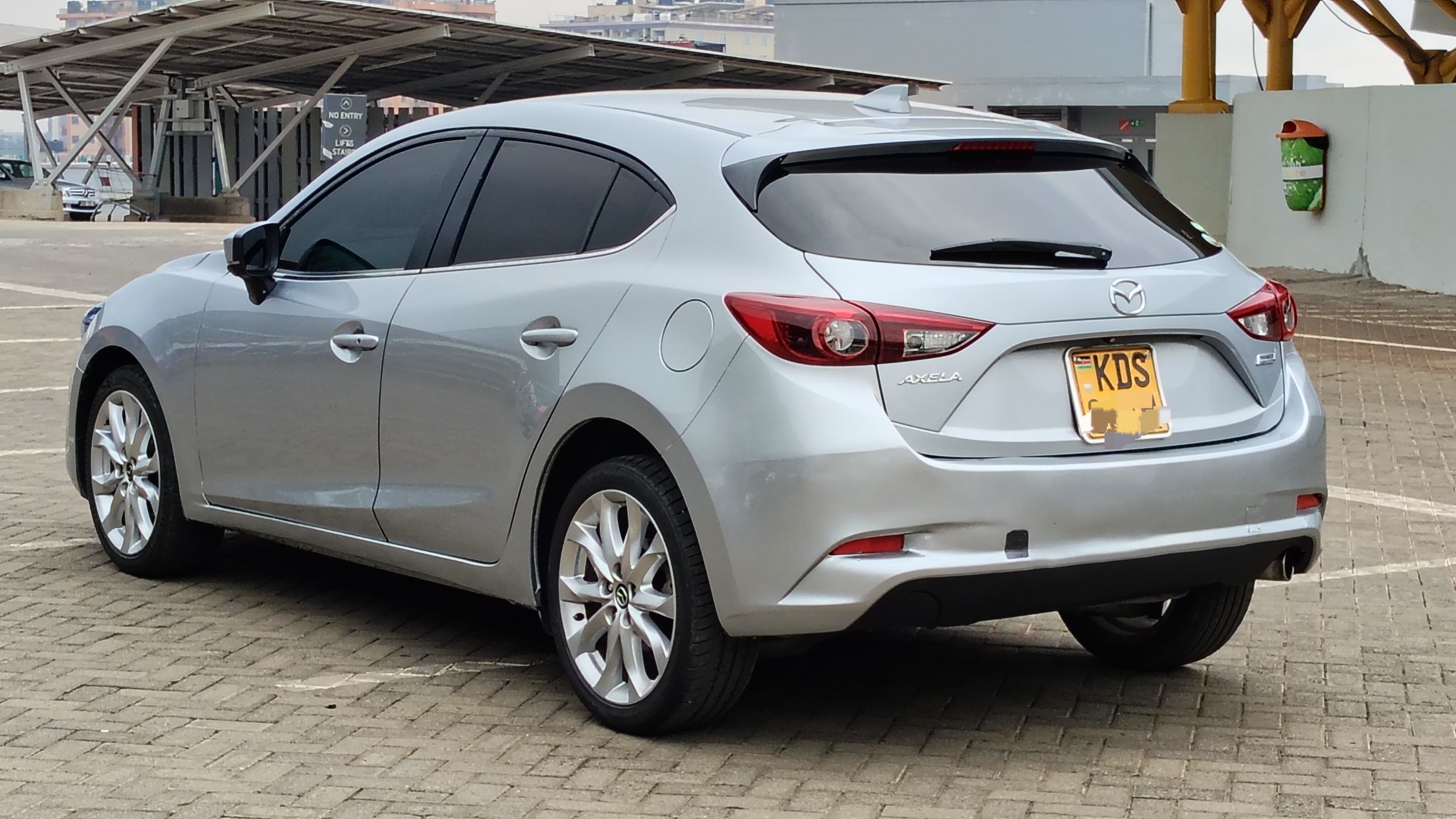 MAZDA AXELA - 2