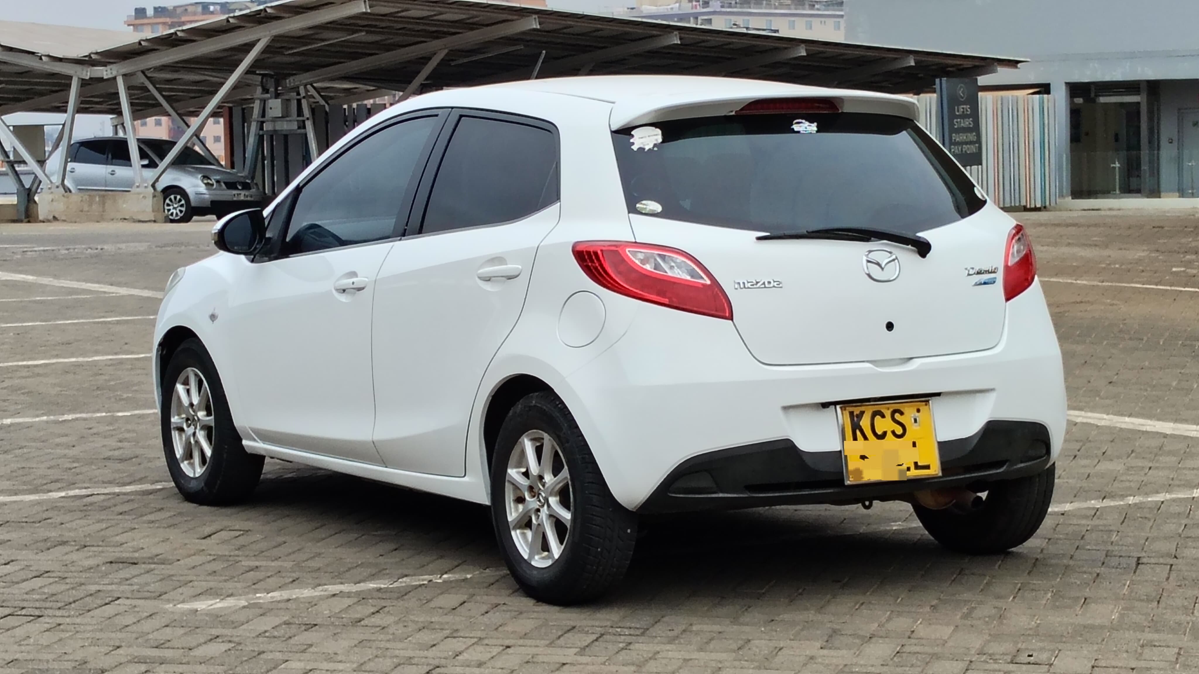 MAZDA DEMIO - 1