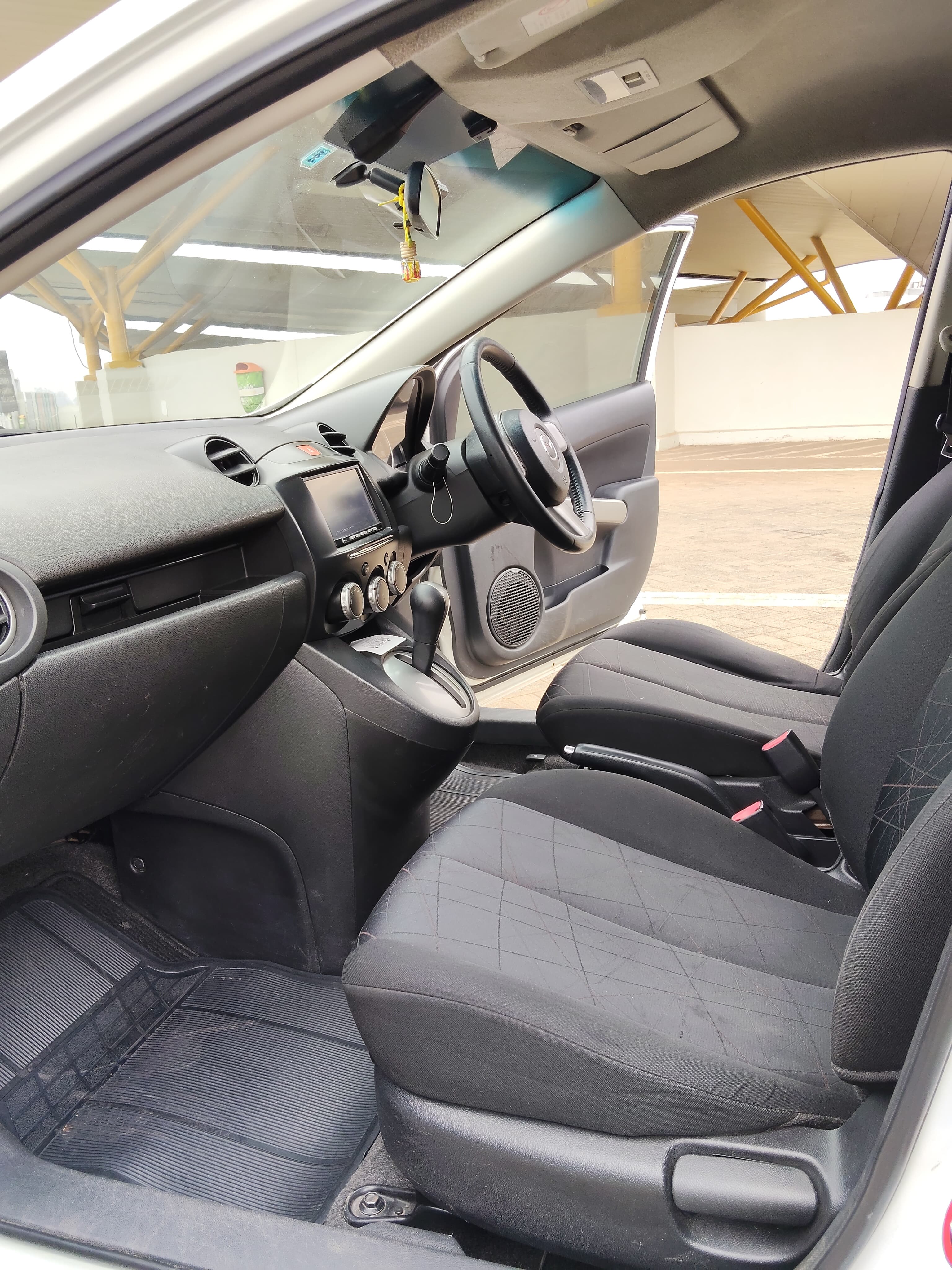 MAZDA DEMIO - 7