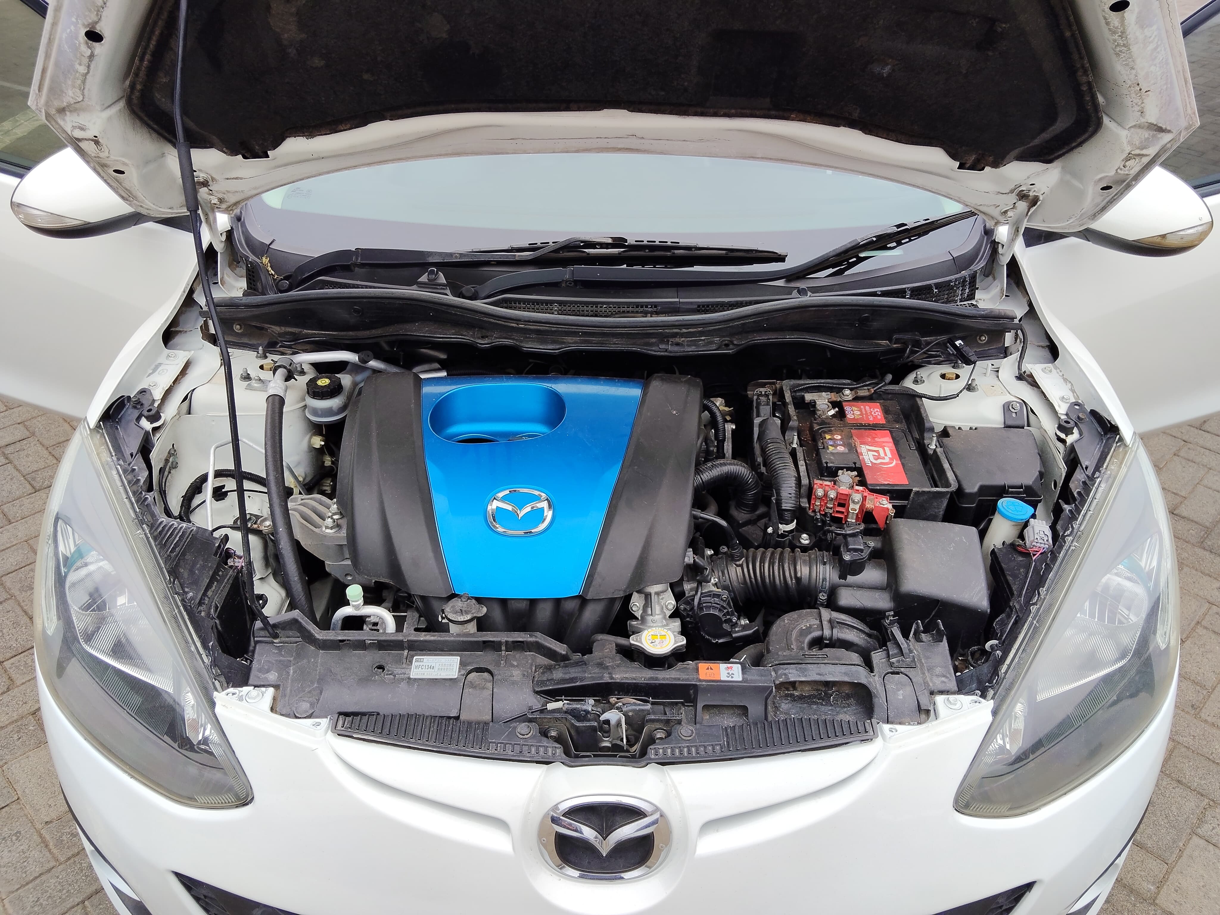 MAZDA DEMIO - 9